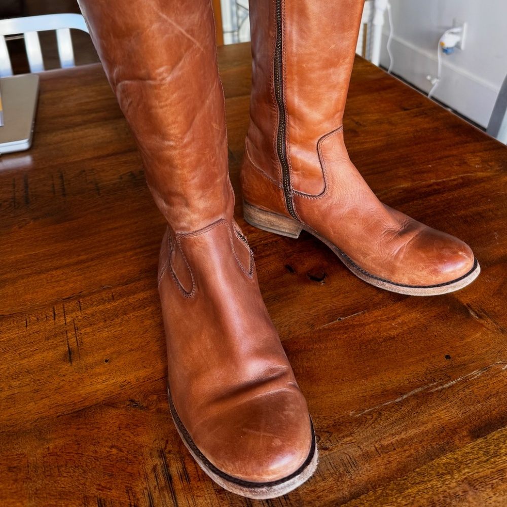 Frye Mellisa Button Cognac Tall Riding Boots in brown Size 7 - Gently worn